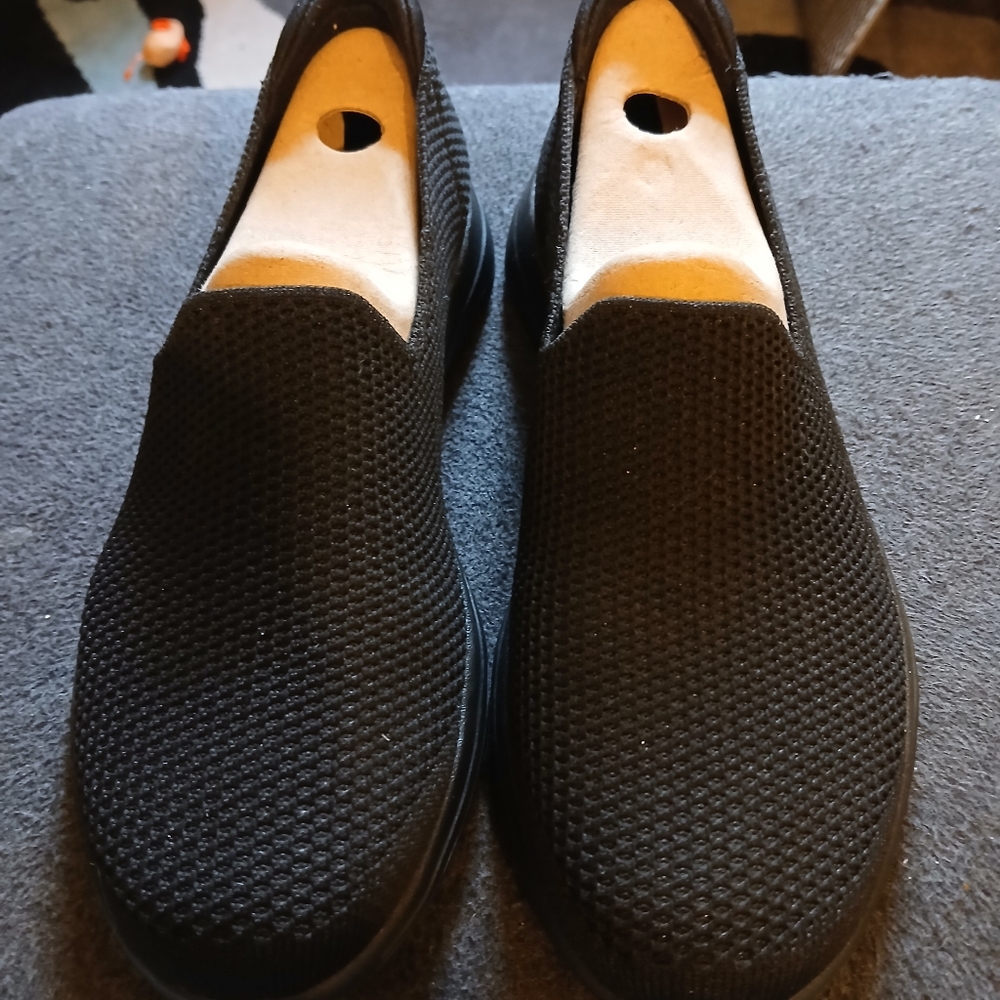 Sketchers slip on shoes